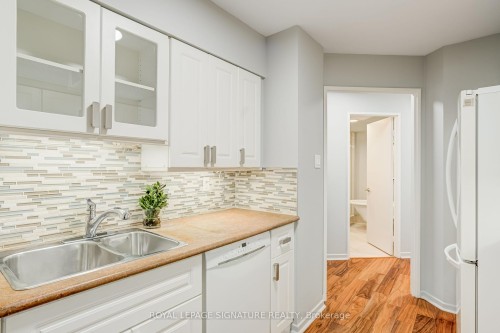 303-25 Maitland Street, Toronto, ON - Indoor Photo Showing Kitchen With Double Sink
