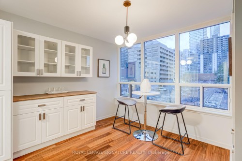 303-25 Maitland Street, Toronto, ON - Indoor