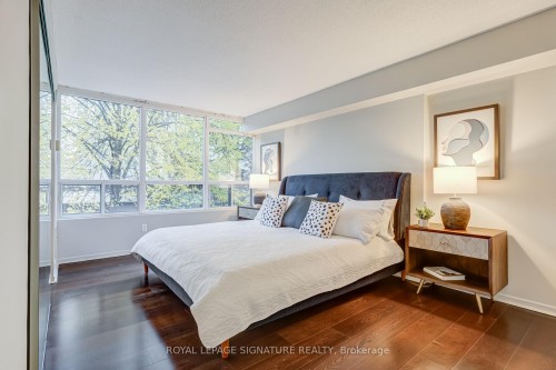 303-25 Maitland Street, Toronto, ON - Indoor Photo Showing Bedroom