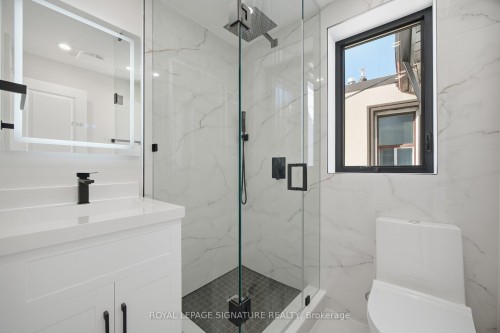 241 Maria Street, Toronto, ON - Indoor Photo Showing Bathroom