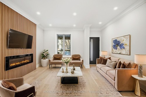 241 Maria Street, Toronto, ON - Indoor Photo Showing Living Room With Fireplace