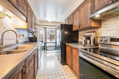 310 Balsam Street, Orangeville, ON - Indoor Photo Showing Kitchen With Double Sink
