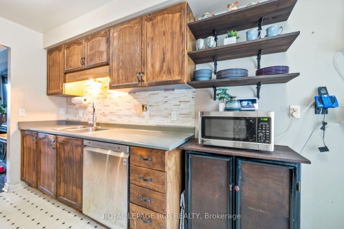 310 Balsam Street, Orangeville, ON - Indoor Photo Showing Kitchen With Double Sink