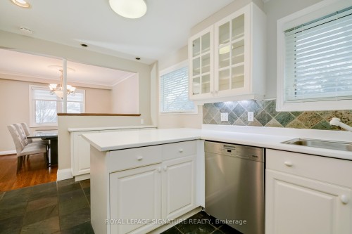 2 Millgate Crescent, Toronto, ON - Indoor Photo Showing Kitchen