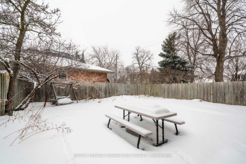 2 Millgate Crescent, Toronto, ON - Outdoor