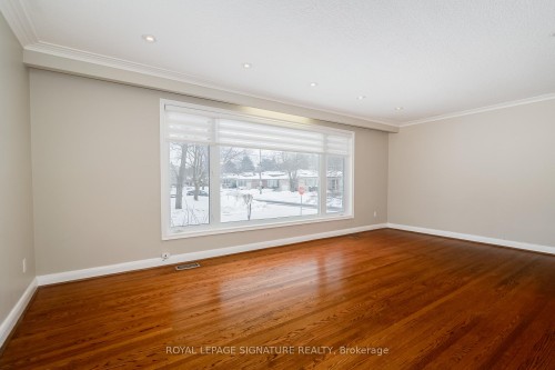 2 Millgate Crescent, Toronto, ON - Indoor Photo Showing Other Room