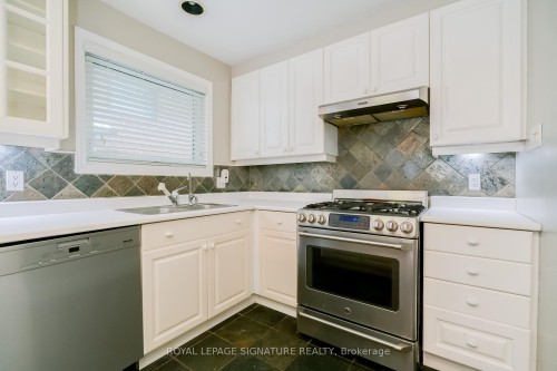 2 Millgate Crescent, Toronto, ON - Indoor Photo Showing Kitchen