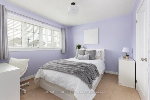 392 Kwapis Boulevard, Newmarket, ON - Indoor Photo Showing Bedroom