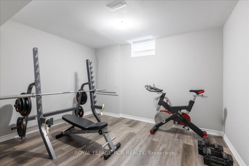 392 Kwapis Boulevard, Newmarket, ON - Indoor Photo Showing Gym Room