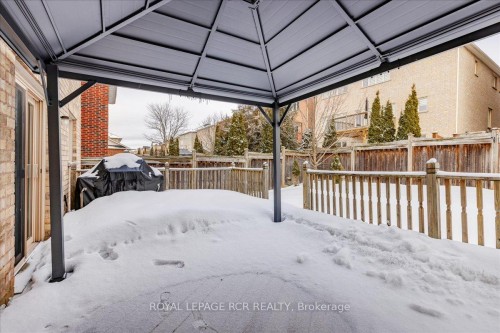 392 Kwapis Boulevard, Newmarket, ON - Outdoor With Exterior