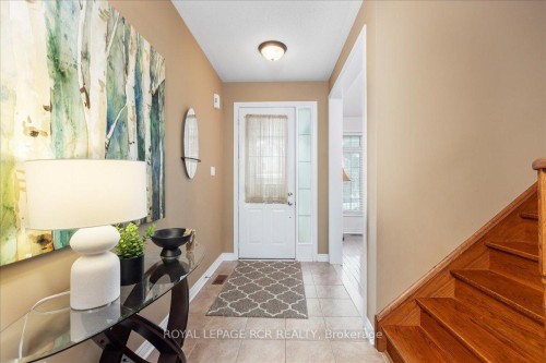 392 Kwapis Boulevard, Newmarket, ON - Indoor Photo Showing Other Room