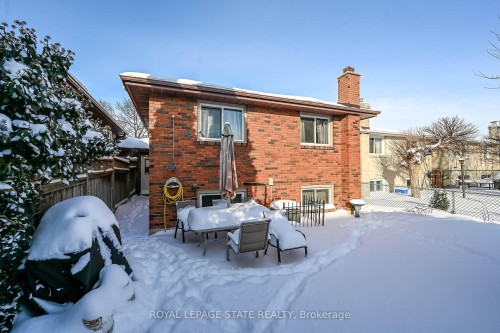 327 Eaglewood Drive, Hamilton, ON 