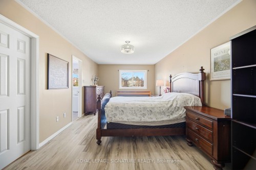 6945 Gracefield Drive, Mississauga, ON 