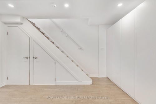 238 Roselawn Avenue, Toronto, ON 