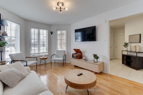 62 Cloughley Drive, Barrie, ON - Indoor Photo Showing Living Room