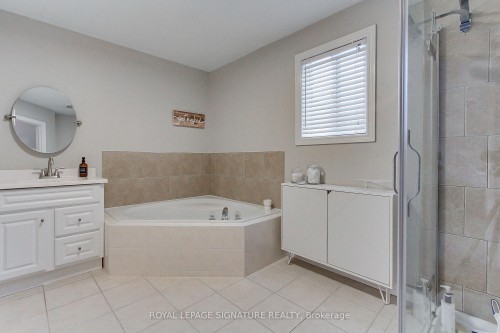 62 Cloughley Drive, Barrie, ON - Indoor Photo Showing Bathroom