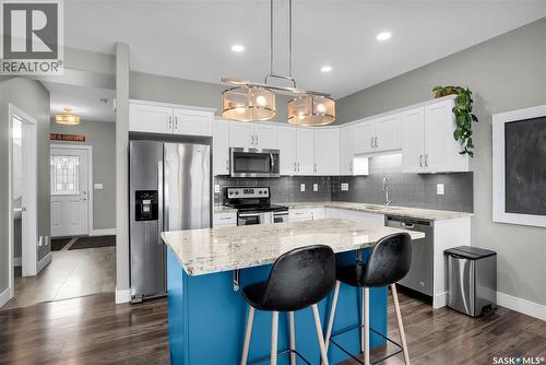 22 115 Veltkamp Crescent, Saskatoon, SK - Indoor Photo Showing Kitchen With Stainless Steel Kitchen With Upgraded Kitchen