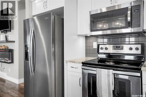 22 115 Veltkamp Crescent, Saskatoon, SK - Indoor Photo Showing Kitchen With Stainless Steel Kitchen With Upgraded Kitchen