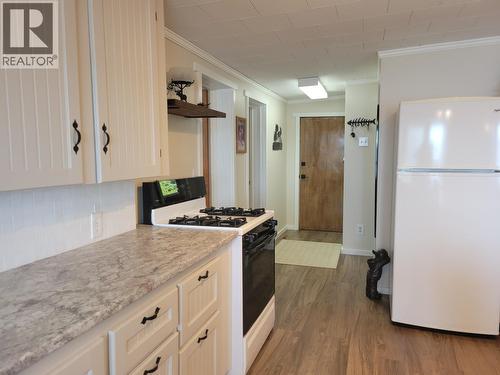 4780 Manca Place, Fraser Lake, BC - Indoor Photo Showing Kitchen