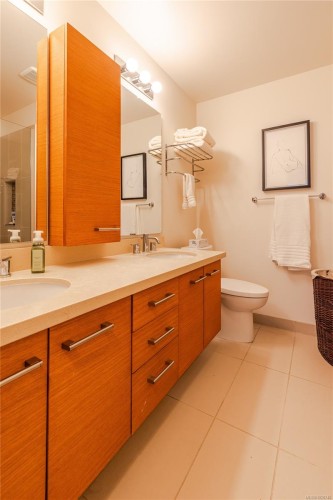 Cy04-38 Front St, Nanaimo, BC - Indoor Photo Showing Bathroom