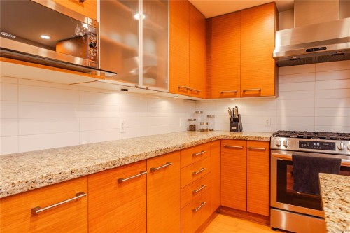 Cy04-38 Front St, Nanaimo, BC - Indoor Photo Showing Kitchen
