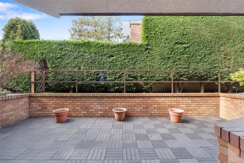 102-1052 Rockland Ave, Victoria, BC - Outdoor With Deck Patio Veranda