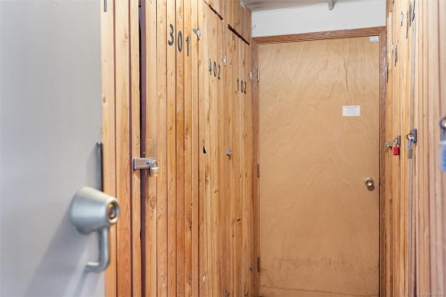 102-1052 Rockland Ave, Victoria, BC - Indoor Photo Showing Other Room