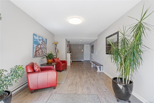 102-1052 Rockland Ave, Victoria, BC - Indoor