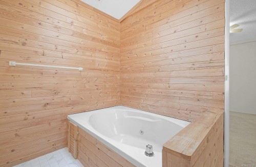 7079 Blackjack Dr, Lantzville, BC 