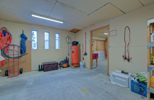 7079 Blackjack Dr, Lantzville, BC 