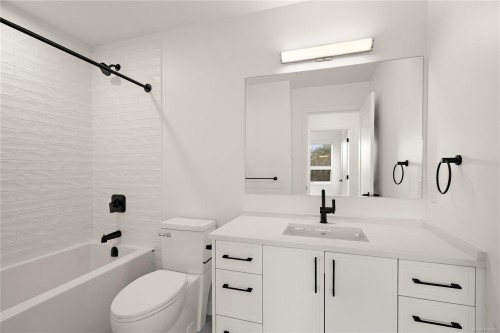 203-1102 Esquimalt Rd, Esquimalt, BC - Indoor Photo Showing Bathroom