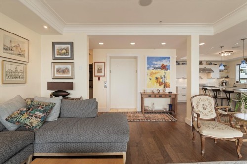 201-9949 Third St, Sidney, BC - Indoor Photo Showing Living Room