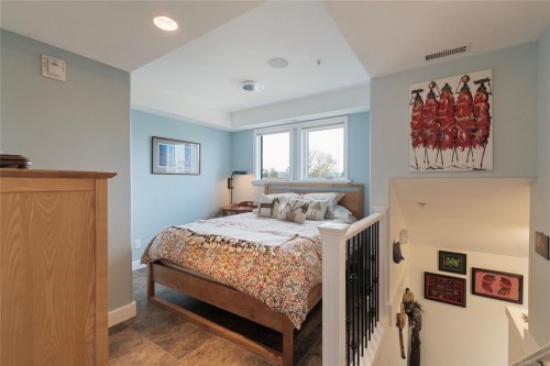 201-9949 Third St, Sidney, BC - Indoor Photo Showing Bedroom