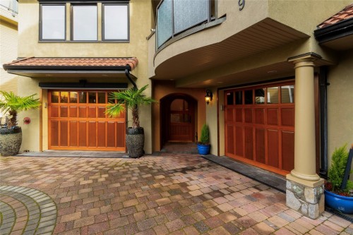 201-9949 Third St, Sidney, BC - Outdoor With Exterior