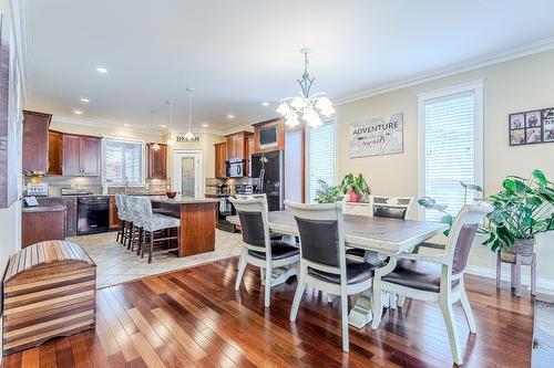2240 Jackson Avenue, Merritt, BC - Indoor Photo Showing Living Room