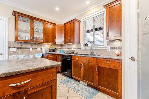 2240 Jackson Avenue, Merritt, BC - Indoor Photo Showing Kitchen With Upgraded Kitchen