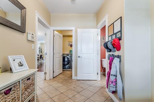 2240 Jackson Avenue, Merritt, BC - Indoor Photo Showing Kitchen