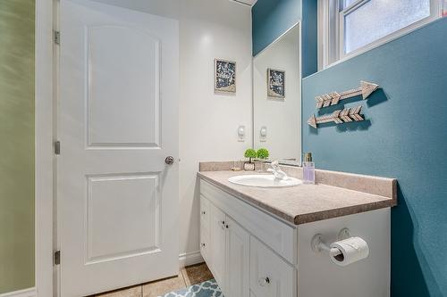 2240 Jackson Avenue, Merritt, BC - Indoor Photo Showing Bedroom