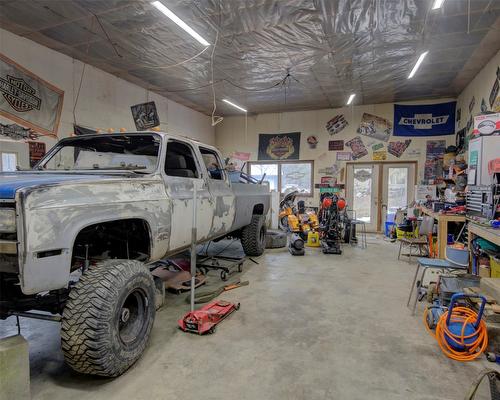 179 Springbend Road, Enderby, BC - Indoor Photo Showing Garage