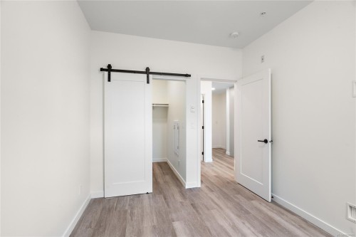 302-1102 Esquimalt Rd, Esquimalt, BC - Indoor Photo Showing Other Room