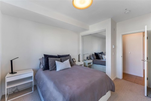 405-1033 Cook St, Victoria, BC - Indoor Photo Showing Bedroom