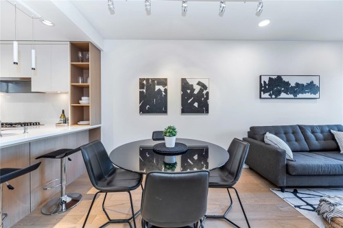 405-1033 Cook St, Victoria, BC - Indoor Photo Showing Dining Room