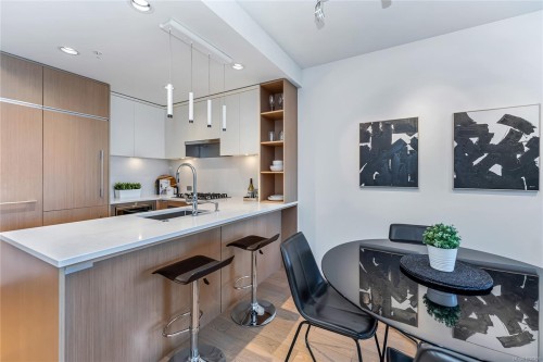 405-1033 Cook St, Victoria, BC - Indoor
