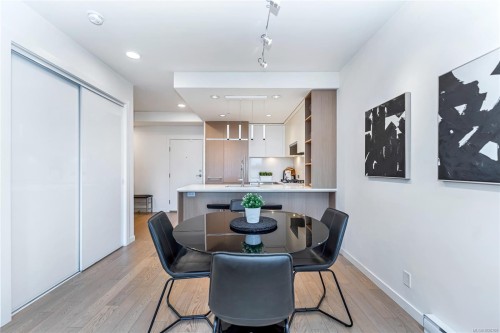 405-1033 Cook St, Victoria, BC - Indoor Photo Showing Dining Room