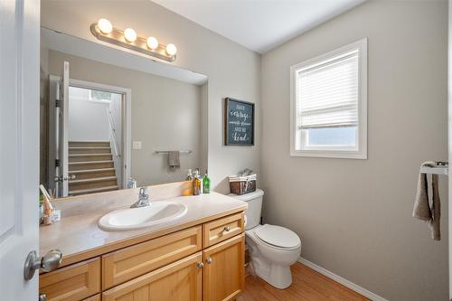 26-7915 Hespeler Road, Summerland, BC - Indoor Photo Showing Bathroom