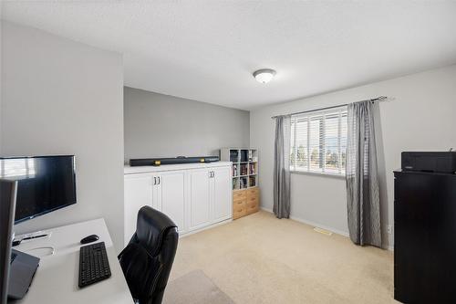 26-7915 Hespeler Road, Summerland, BC - Indoor Photo Showing Office