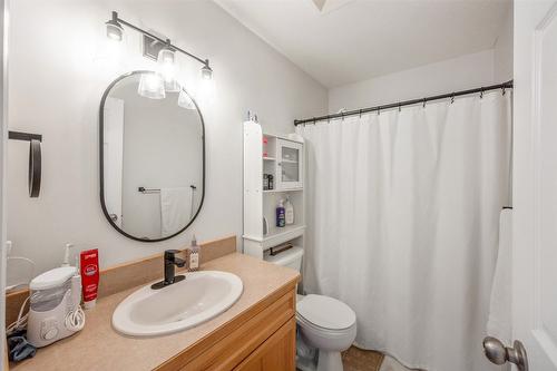 26-7915 Hespeler Road, Summerland, BC - Indoor Photo Showing Bathroom