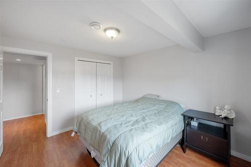 26-7915 Hespeler Road, Summerland, BC - Indoor Photo Showing Bedroom