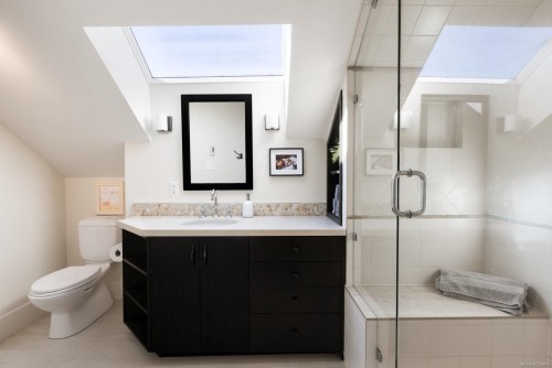 2231 Windsor Rd, Oak Bay, BC 