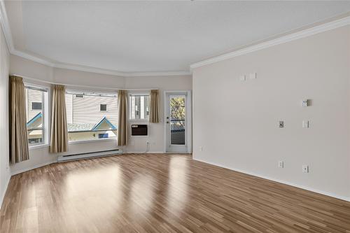 127-877 Klo Road, Kelowna, BC - Indoor